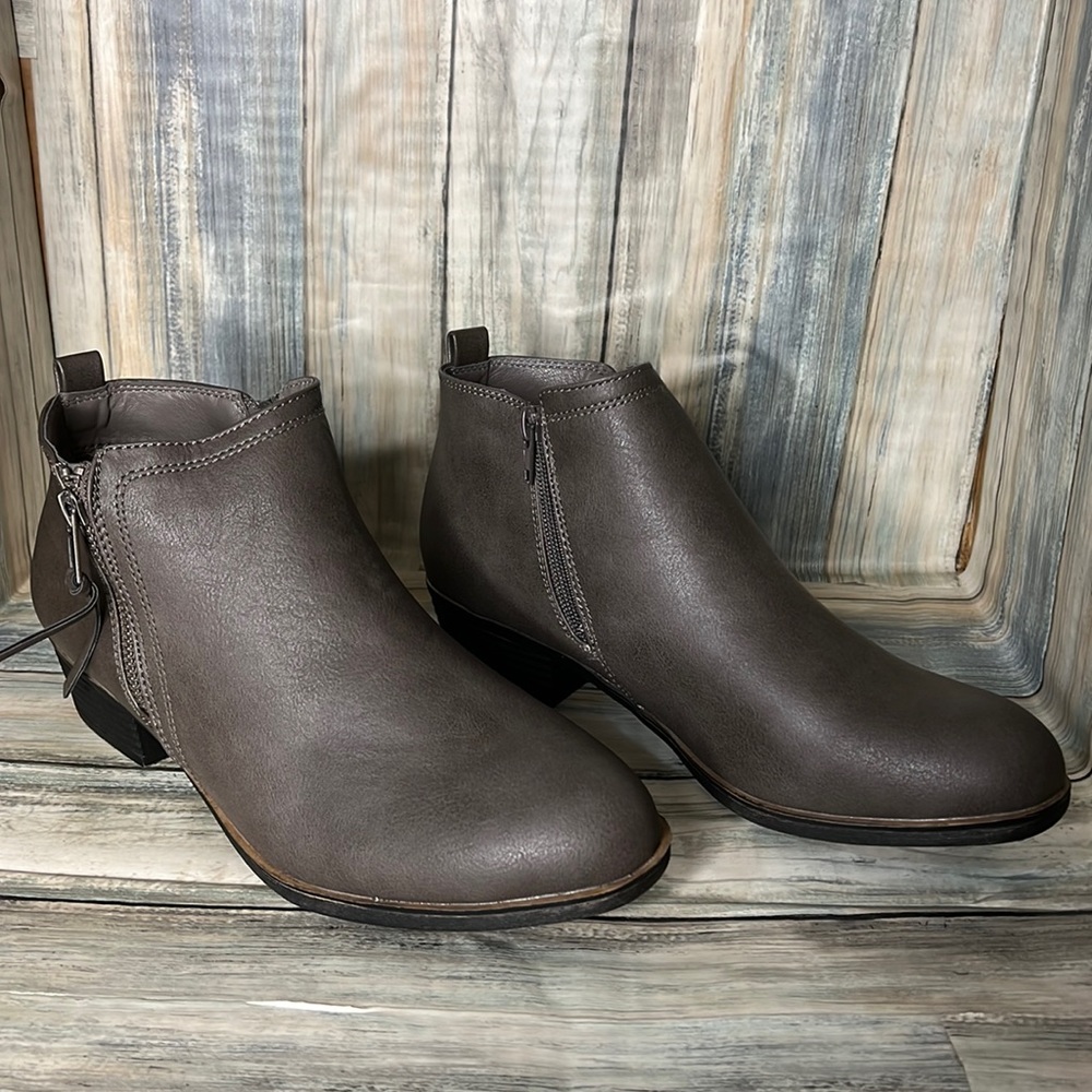 Sugar Women's Truffle Ankle Bootie Boot with Side Zip ✅